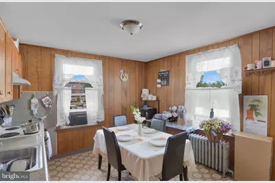228 Pleasant St E, Hammonton, NJ 08037 - Photo 9