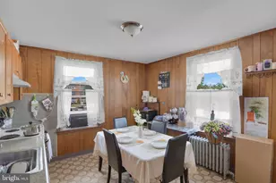 228 Pleasant St E, Hammonton, NJ 08037 - Photo 9