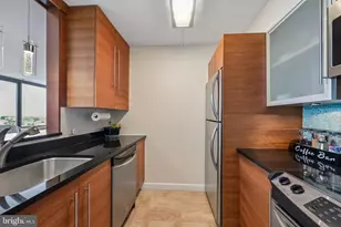 526 Pacific Ave, Atlantic City, NJ 08401 - Photo 9