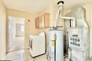 6321 Crocus St, Mays Landing, NJ 08330 - Photo 17