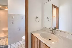 8 E Curran Dr, Absecon, NJ 08201 - Photo 23