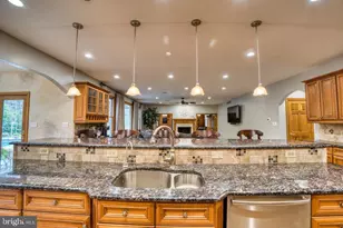 2431 6th Ave, Hammonton, NJ 08037 - Photo 9