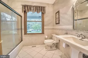 2431 6th Ave, Hammonton, NJ 08037 - Photo 17
