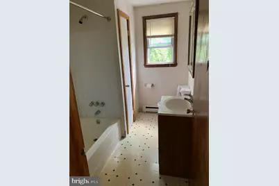 899 N 3rd Street #B UPSTAIRS, Hammonton, NJ 08037 - Photo 3