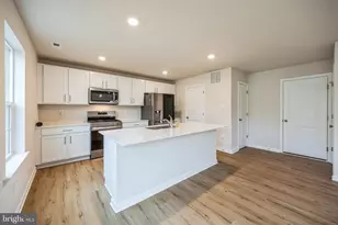 107 Malibu Dr, Egg Harbor Township, NJ 08234 - Photo 3
