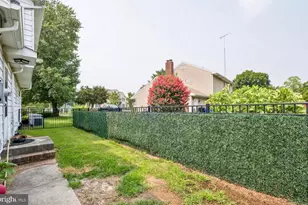 11 Queens Ln, Hammonton, NJ 08037 - Photo 7