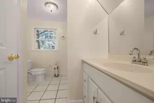 422 Line St, Hammonton, NJ 08037 - Photo 9