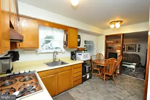 400 S Arthur Dr, Edgewater Park, NJ 08010 - Photo 9