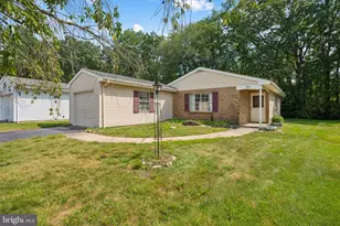 15 Dorchester Dr, Southampton, NJ 08088 - Photo 3