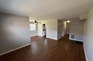 8-4 Florence Tollgate Pl, Florence, NJ 08518 - Photo 3