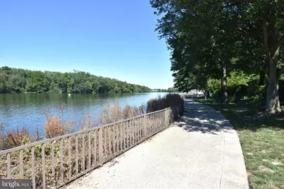 333 E Pearl Street #6, Burlington, NJ 08016 - Photo 5