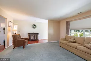 985 N Westminster Dr N, Southampton, NJ 08088 - Photo 5