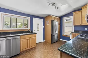 28 W 3rd St, Florence, NJ 08518 - Photo 9