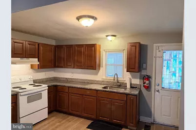 416 St. Mary's Street, Burlington, NJ 08016 - Photo 5