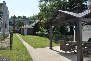 318 E Union St, Burlington, NJ 08016 - Photo 35