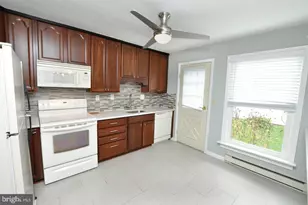 41 New Castle Dr, Southampton, NJ 08088 - Photo 5