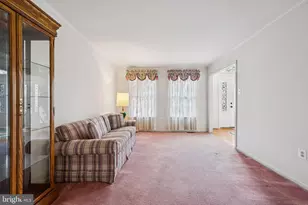 32 Constitution Dr, Southampton, NJ 08088 - Photo 5
