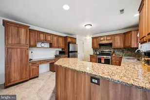 32 Constitution Dr, Southampton, NJ 08088 - Photo 9