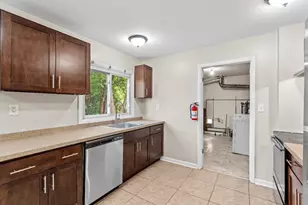 10 Shelbourne Ln, Willingboro, NJ 08046 - Photo 5