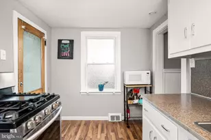 2 W Chestnut St, Bordentown, NJ 08505 - Photo 9