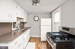 2 W Chestnut St, Bordentown, NJ 08505 - Photo 7