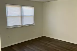 10 Florence Tollgate Pl, Florence, NJ 08518 - Photo 5