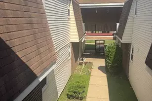 10 Florence Tollgate Pl, Florence, NJ 08518 - Photo 3