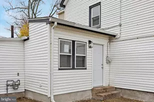 310 Hopkinson St, Bordentown, NJ 08505 - Photo 3
