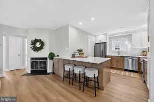 8 Raven Ct, Mount Laurel, NJ 08054 - Photo 1