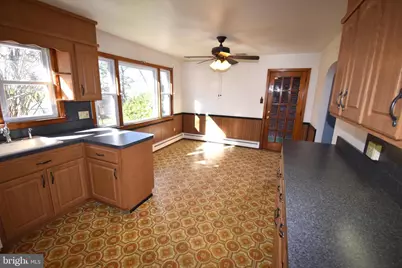 891 E 3rd Street E, Florence, NJ 08518 - Photo 9