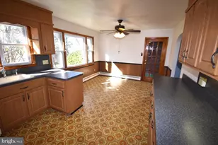 891 E 3rd Street E, Florence, NJ 08518 - Photo 9