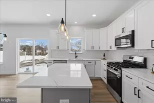 918 Olive St, Burlington, NJ 08016 - Photo 11