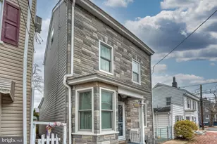 365 Prince St, Bordentown, NJ 08505 - Photo 3