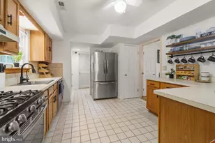 8 Orangewood Ln, Burlington, NJ 08016 - Photo 7