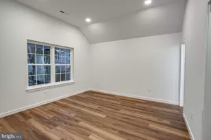 48 Pine St, Beverly, NJ 08010 - Photo 9