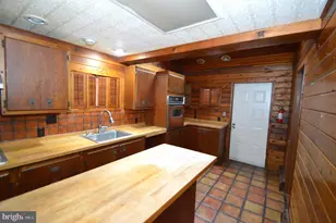 105 Thompson St, Burlington, NJ 08016 - Photo 9