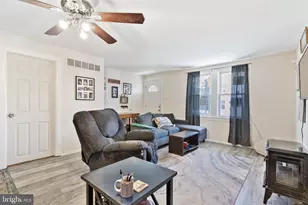 111 Thompson St, Burlington, NJ 08016 - Photo 9