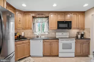 225 Sharrow Vale Rd, Delran, NJ 08075 - Photo 9