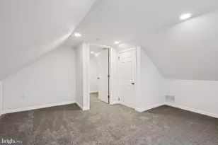 911 Allison, Burlington, NJ 08016 - Photo 23