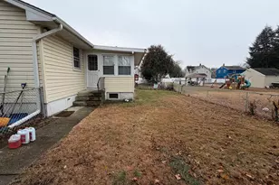 221 W 3rd St, Palmyra, NJ 08065 - Photo 3