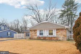 71 Harrington Cir, Willingboro, NJ 08046 - Photo 3