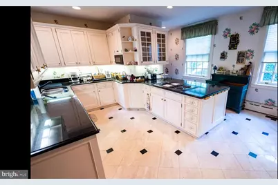 605 Bank Avenue, Riverton, NJ 08077 - Photo 11