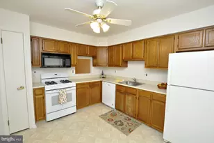 33 W Berwin Way, Mount Laurel, NJ 08054 - Photo 5