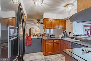 136 Glenview Ln, Willingboro, NJ 08046 - Photo 9