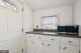 1026 Park St, Florence, NJ 08518 - Photo 7