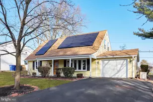 139 Hillcrest Ln, Willingboro, NJ 08046 - Photo 1