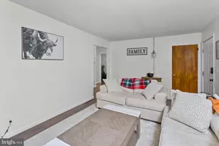 216 Blue Jay Ln, Mount Holly, NJ 08060 - Photo 5