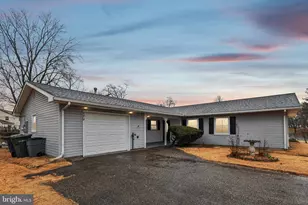 172 Tiffany Ln, Willingboro, NJ 08046 - Photo 1