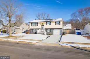 33 Sycamore Dr, Burlington, NJ 08016 - Photo 3