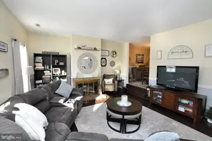 19 Blackhawk Ct, Medford, NJ 08055 - Photo 5